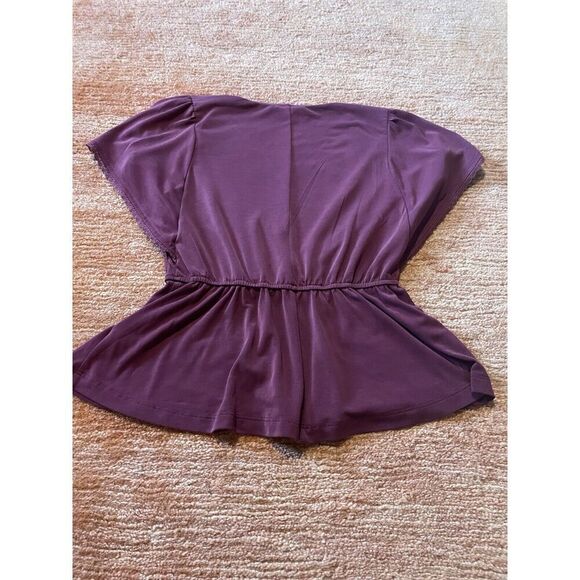 Francesca's MiAmi Top Womens Small Burgundy V-Neck Peplum Short Sleeve Woven - Picture 8 of 8